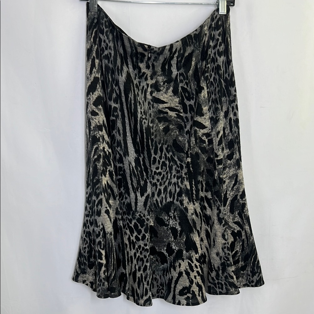 Leopard Print Women's Skirt A line with darts and fluttery hem - Picture 8 of 10